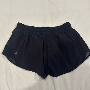 Lululemon Hotty Hot Shorts 2.5"